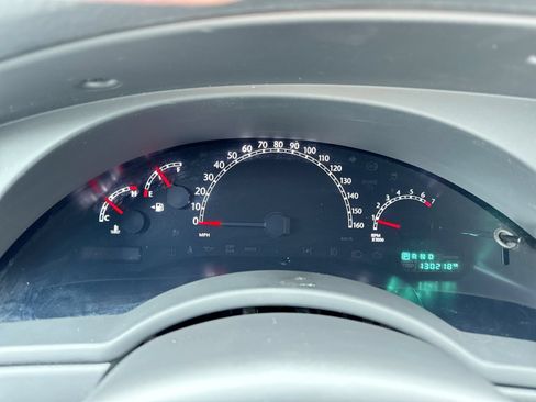 Used 2007 Chrysler Pacifica 2WD w/ Cargo Convenience Group image 32