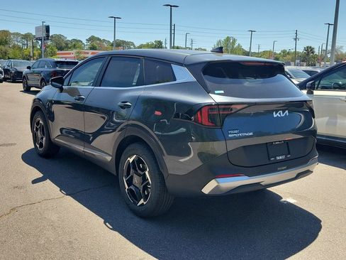 New 2026 Kia Sportage EX FWD image 4
