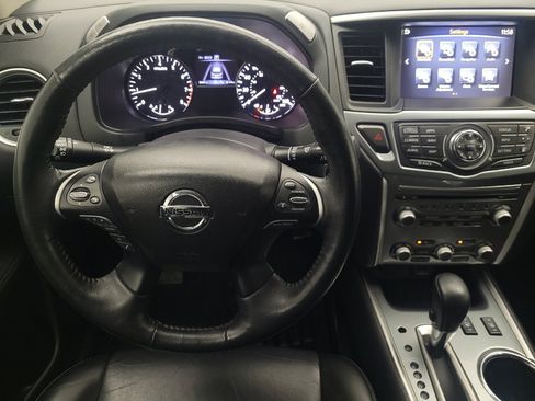 Used 2019 Nissan Pathfinder SL AWD/4WD image 22