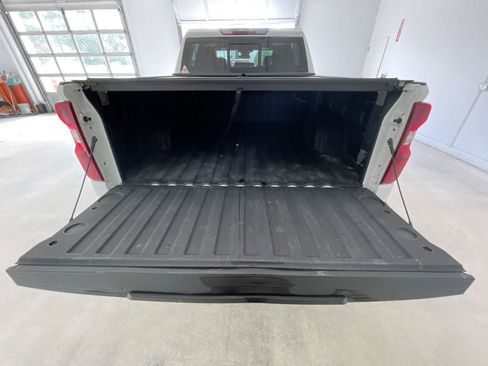 Used 2022 Chevrolet Silverado 1500 LT w/ Convenience Package II AWD/4WD image 23