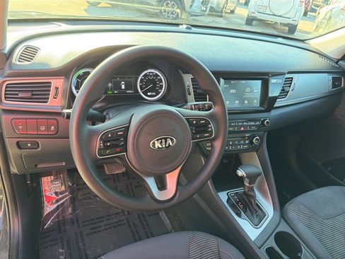 Used 2019 Kia Niro LX image 9