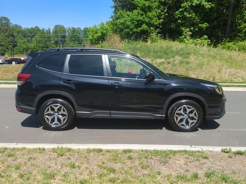 Used 2023 Subaru Forester Premium AWD/4WD image 14