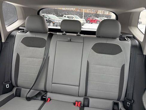 Used 2023 Volkswagen Taos SE image 15