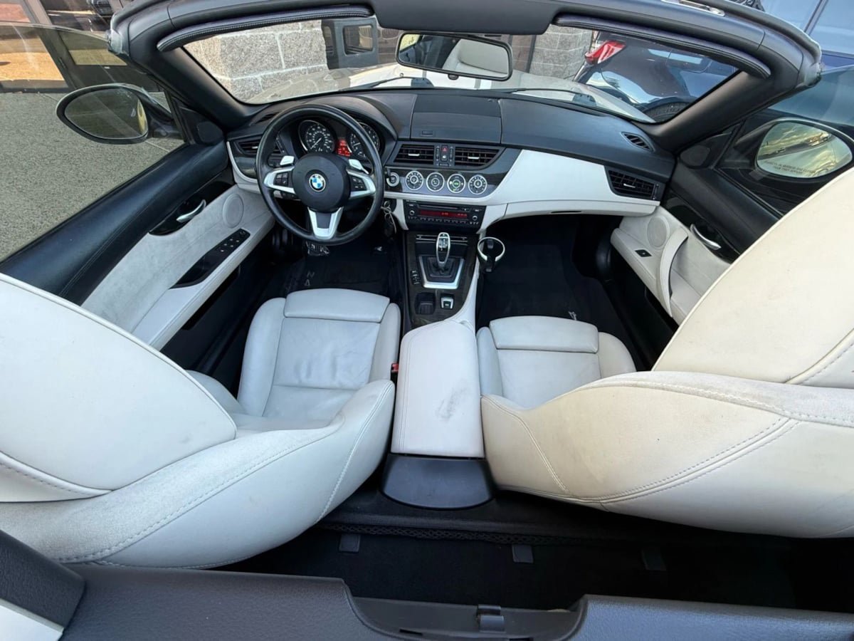 Used 2011 BMW Z4 sDrive35i RWD image 44