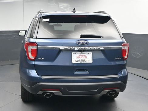 Used 2018 Ford Explorer XLT AWD/4WD image 6