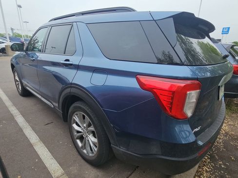 Used 2020 Ford Explorer XLT w/ Equipment Group 202A AWD/4WD image 4
