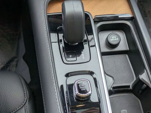 Used 2024 Volvo XC90 B6 Plus w/ Protection Package Premier image 23