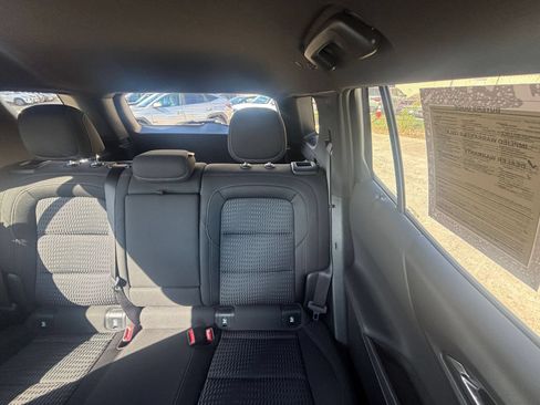 Used 2025 Chevrolet Equinox LT FWD image 38