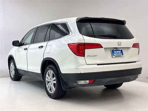 Used 2017 Honda Pilot LX image 6