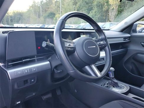 Used 2025 Hyundai Kona SEL image 19