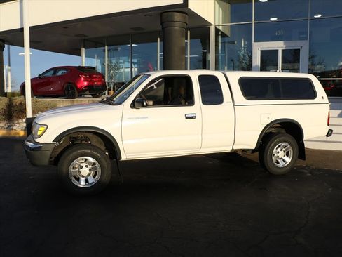 Used 1999 Toyota Tacoma PreRunner image 2