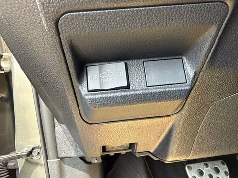 Used 2024 Toyota Tacoma TRD Sport AWD/4WD image 19