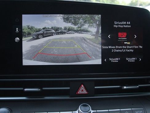 Certified 2025 Hyundai Elantra SEL image 15