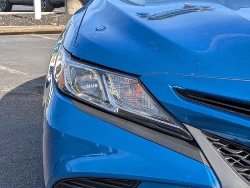 Used 2020 Toyota Camry SE image 10