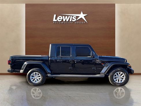 Used 2023 Jeep Gladiator Sport image 5