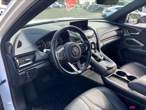 Used 2025 Acura RDX SH-AWD image 16