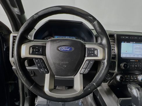 Used 2017 Ford F150 Platinum w/ Equipment Group 701A Luxury image 18