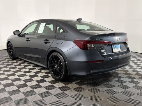 Used 2025 Honda Civic Sport image 2