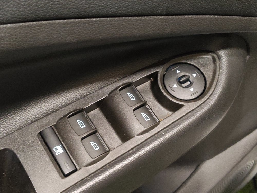 Used 2017 Ford Escape S FWD image 27