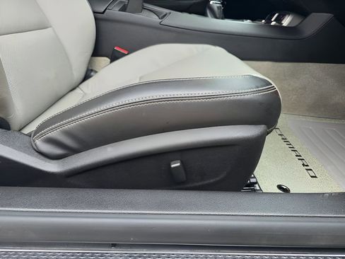 Used 2011 Chevrolet Camaro SS image 12