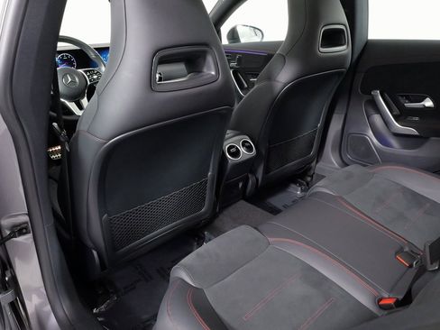 Used 2023 Mercedes-Benz CLA 250 4MATIC image 37