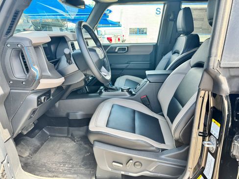 Used 2024 Ford Bronco Wildtrak image 12