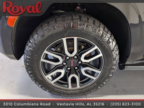 Used 2023 GMC Yukon AT4 w/ AT4 Premium Package image 29