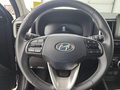 Used 2025 Hyundai Venue SEL FWD image 24