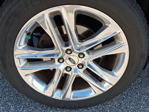 Used 2016 Ford Explorer XLT w/ Equipment Group 202A image 12