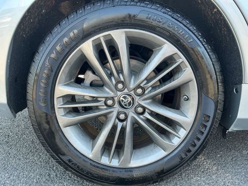 Used 2017 Toyota Camry SE FWD image 8