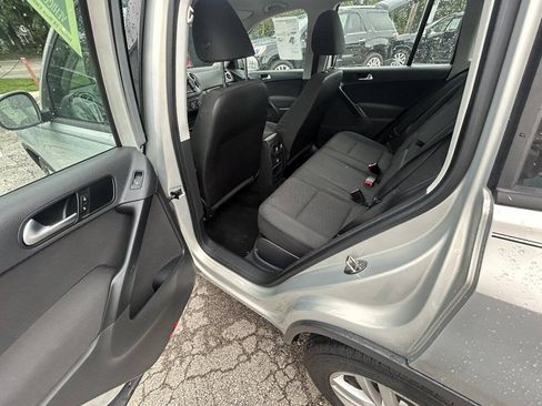Used 2015 Volkswagen Tiguan S FWD image 7