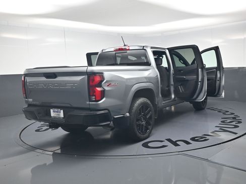 Used 2024 Chevrolet Colorado Z71 w/ Z71 Convenience Package 2 AWD/4WD image 26