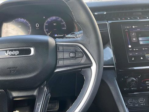 Certified 2023 Jeep Grand Cherokee L Laredo image 32