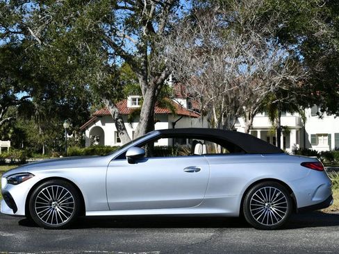 Used 2024 Mercedes-Benz CLE 450 4MATIC Cabriolet image 35