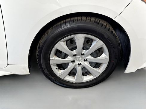 Used 2022 Toyota Corolla LE image 31