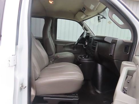 Used 2023 Chevrolet Express 3500 LS RWD image 21