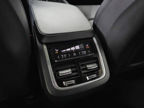 Used 2019 Volvo XC90 T5 Momentum w/ Multimedia Package AWD/4WD image 35
