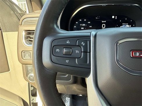 Used 2023 GMC Yukon XL SLT image 29