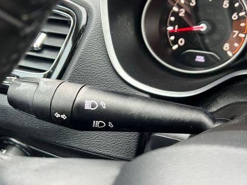 Used 2019 Jeep Compass Altitude image 31