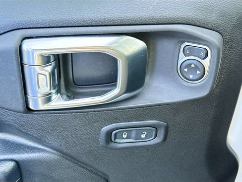Used 2023 Jeep Wrangler Unlimited AWD/4WD image 19