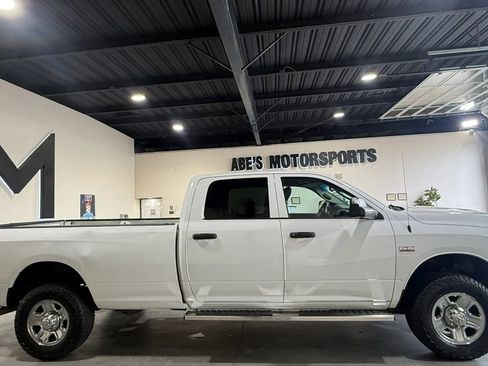 Used 2017 RAM 2500 Tradesman w/ Chrome Appearance Group AWD/4WD image 4