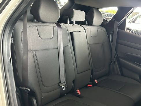 Used 2025 Hyundai Tucson SE FWD image 36