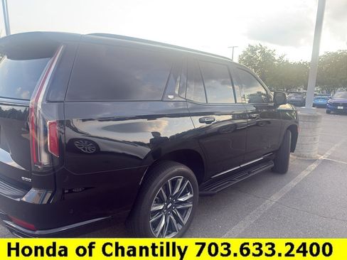 Used 2024 Cadillac Escalade Sport AWD/4WD image 5