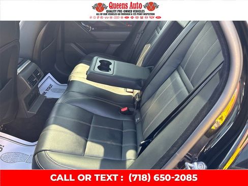 Used 2018 Land Rover Range Rover Velar S AWD/4WD image 11