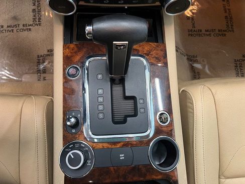 Used 2009 Volkswagen Touareg VR6 image 27