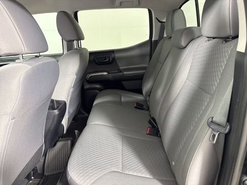 Used 2022 Toyota Tacoma SR5 w/ Technology Package RWD image 19