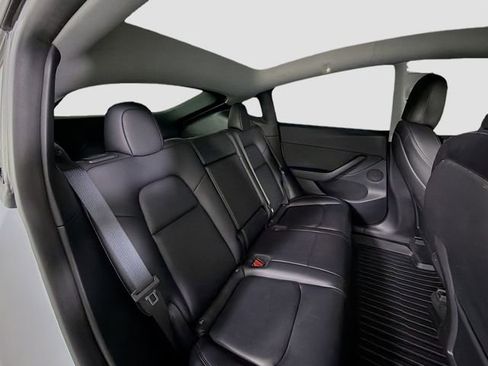 Used 2022 Tesla Model Y Performance image 27
