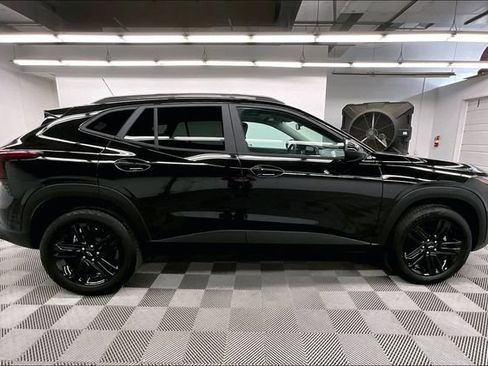 Used 2025 Chevrolet Trax ACTIV w/ Sunroof Package FWD image 15
