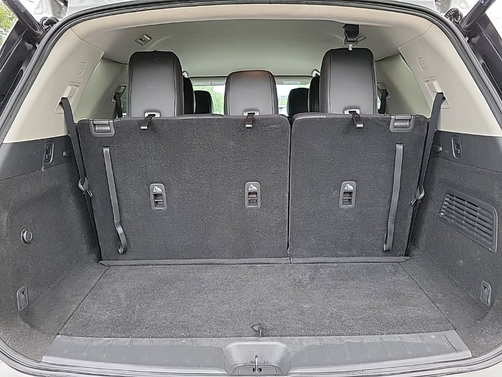 Used 2025 Nissan Pathfinder SL AWD/4WD image 18