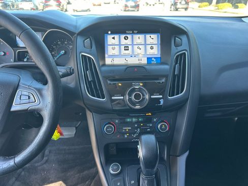 Used 2017 Ford Focus SEL w/ Cold Weather Package image 27